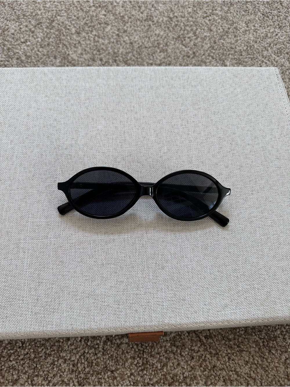 Black Oval Women's Sunglasses - Classic Sun Protection